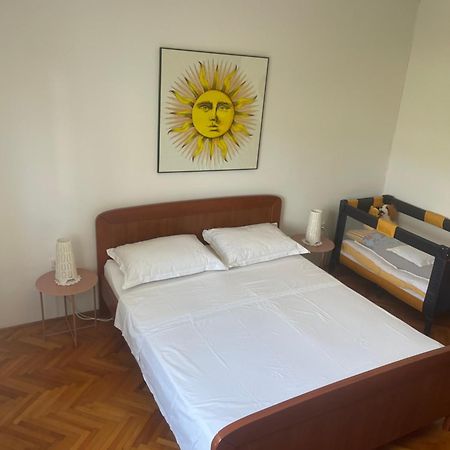 Haus Grace Apartment Kastela Luaran gambar