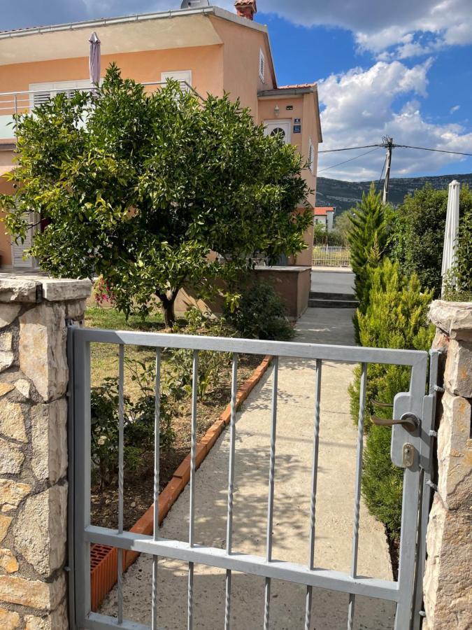 Haus Grace Apartment Kastela Luaran gambar