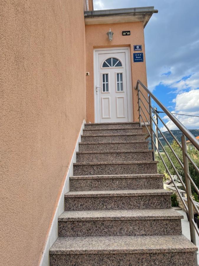 Haus Grace Apartment Kastela Luaran gambar